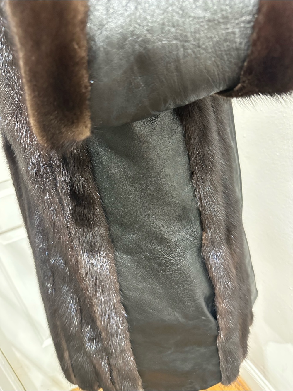 Women's Dark Brown Mink Fur Coat - Luxurious Outerwear - Picture 8 of 9